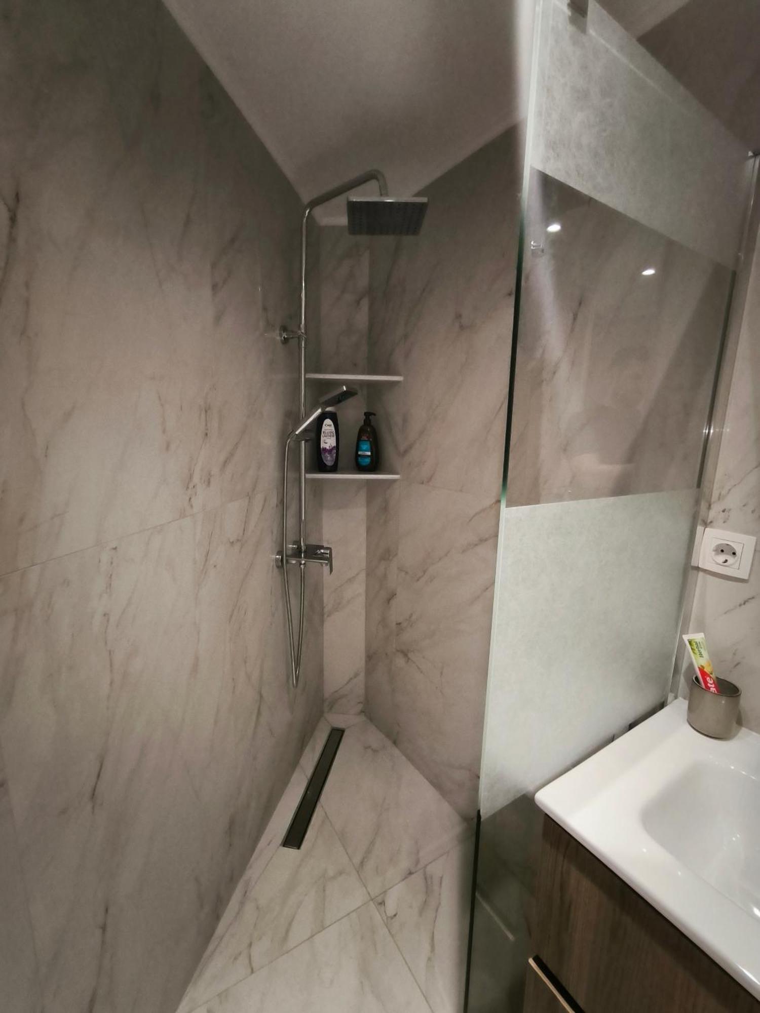 Floral Home 2 - 1St Floor Apt With Private Parking! Афины Экстерьер фото