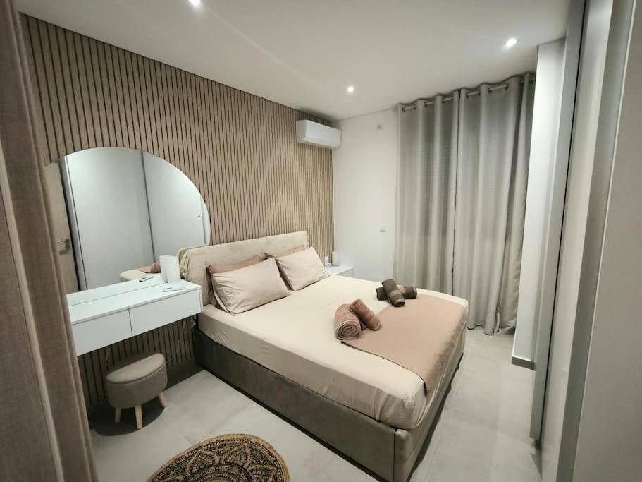 Floral Home 2 - 1St Floor Apt With Private Parking! Афины Экстерьер фото