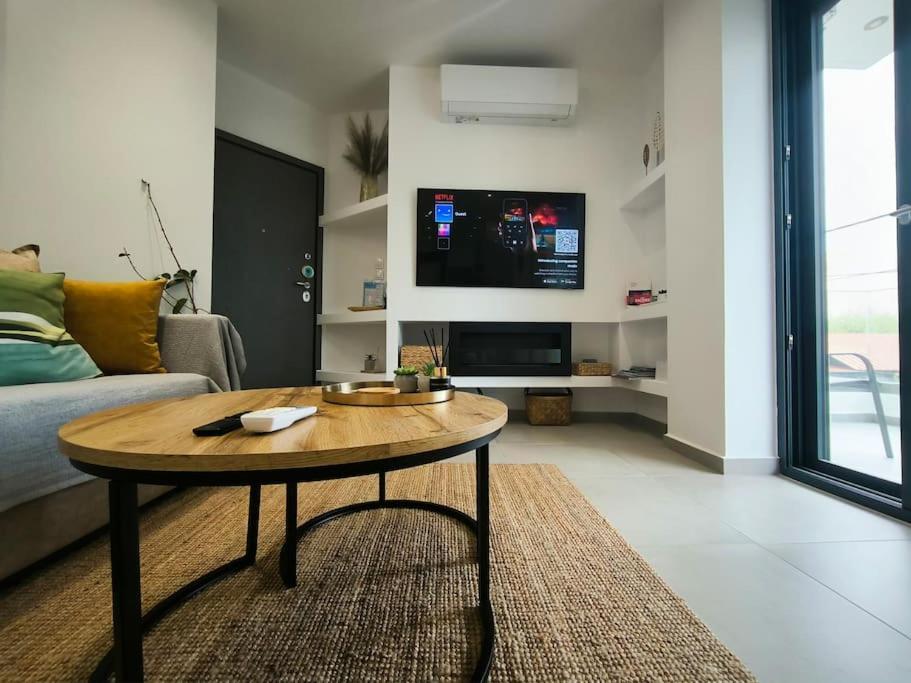 Floral Home 2 - 1St Floor Apt With Private Parking! Афины Экстерьер фото